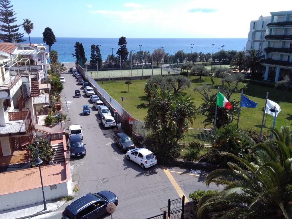 Holiday Home Recanati Giardini Naxos Luaran gambar